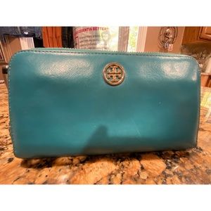 Tory Burch Blue Robinson Clutch Zip Around Leather